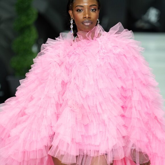 Floating Mini with Train - Picture 2 of 11